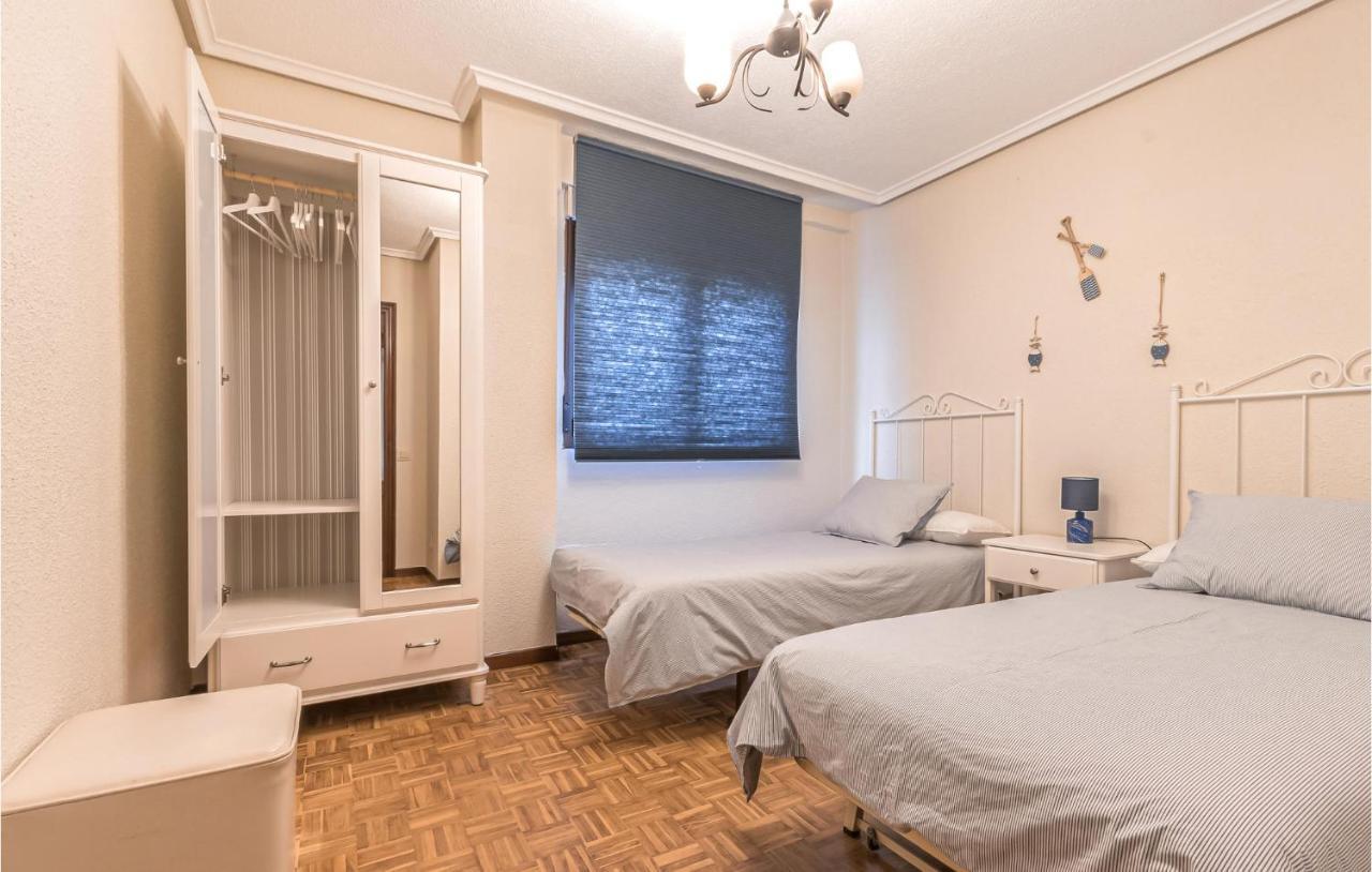 Stunning Apartment In Gijon With Wifi Eksteriør billede