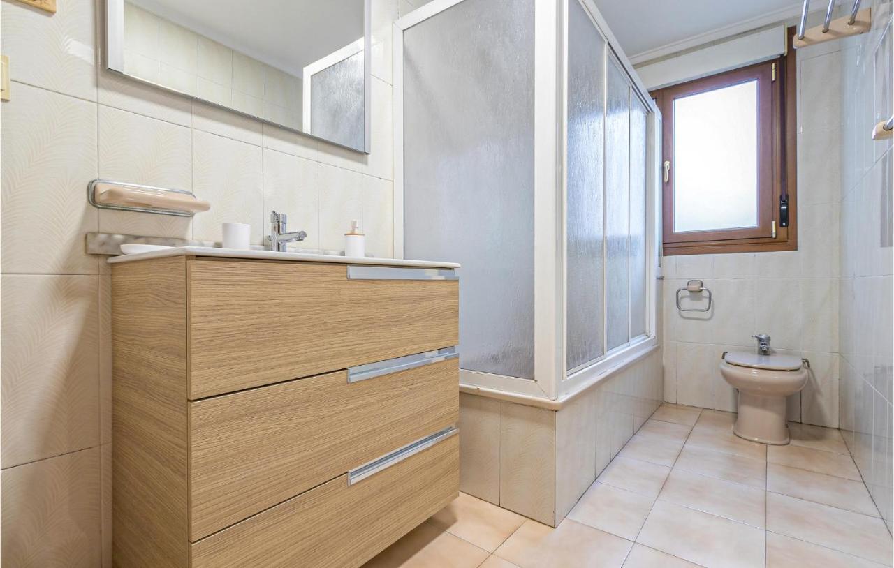 Stunning Apartment In Gijon With Wifi Eksteriør billede