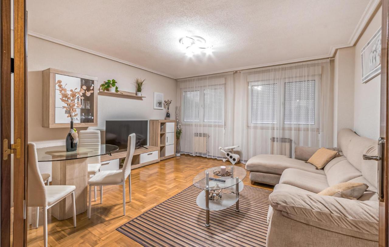 Stunning Apartment In Gijon With Wifi Eksteriør billede